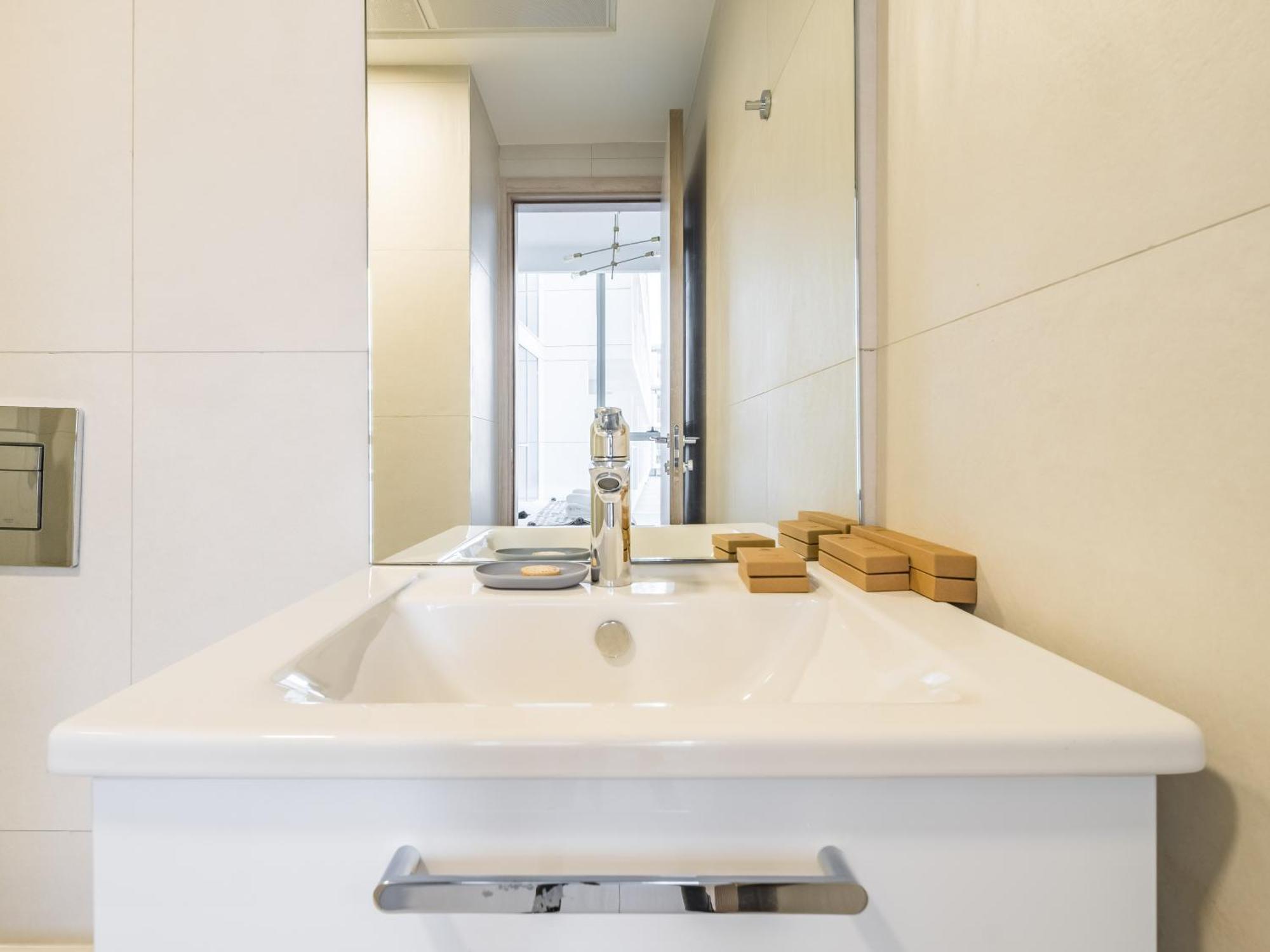 Apartment Trps - Luma 22, Jumeirah Village Circle - Chic 1br Modern Sanctuary Dubai
