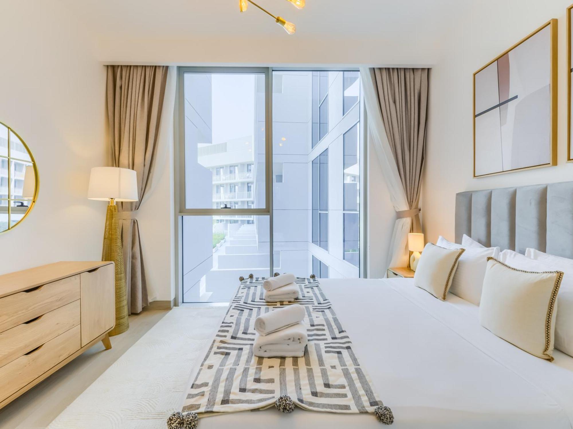 Trps - Luma 22, Jumeirah Village Circle - Chic 1br Modern Sanctuary *