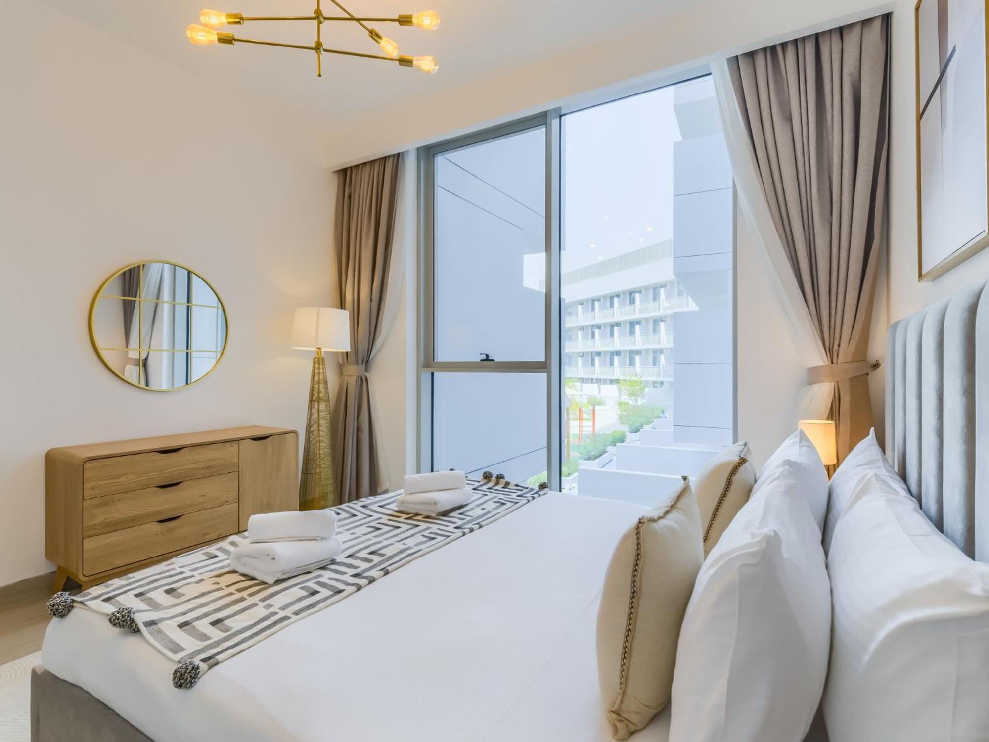 Trps - Luma 22, Jumeirah Village Circle - Chic 1br Modern Sanctuary *